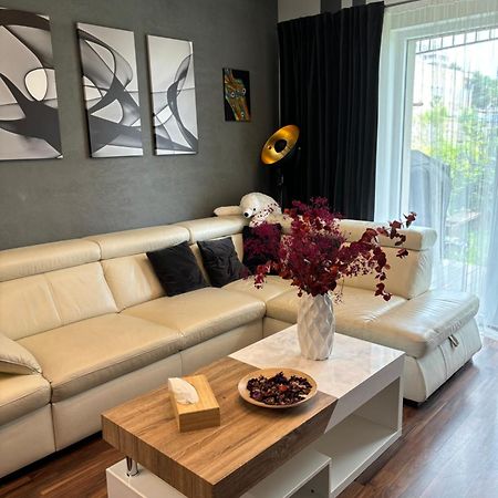 Krejcarek Garden Apartment Prag Exterior foto